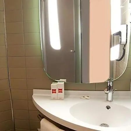 Ibis Hotel 3*